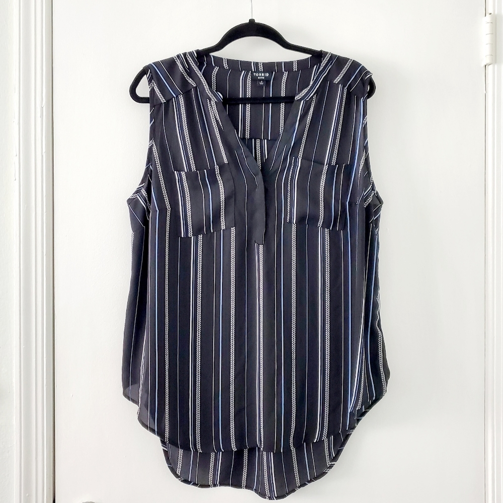 Torrid Plus-Size 0x Button-Down Tunic Stripes Black Blue and White Sleeveless